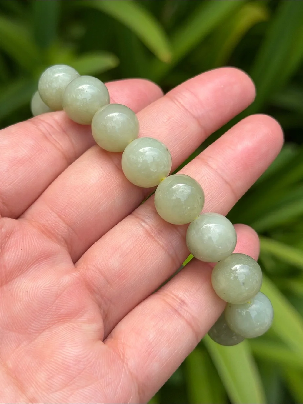 12mm stretchable green He Tian jade bracelet 1756